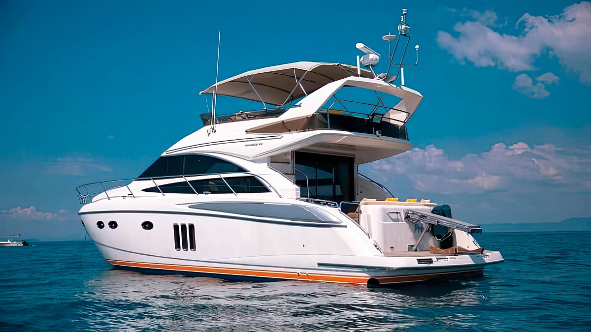 Аренда моторной яхты Princess 54 на Пхукете, Таиланд